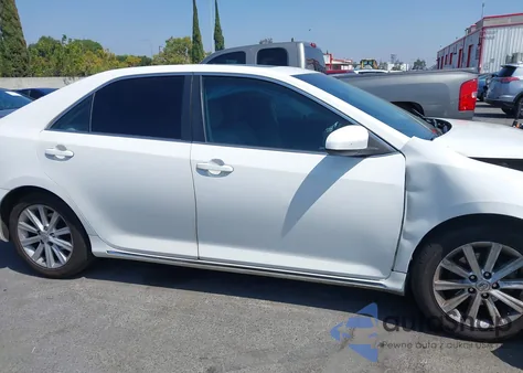 2014 Toyota Camry Xle z USA, uszkodzony, nr VIN 4T4BF1FK2ER344825